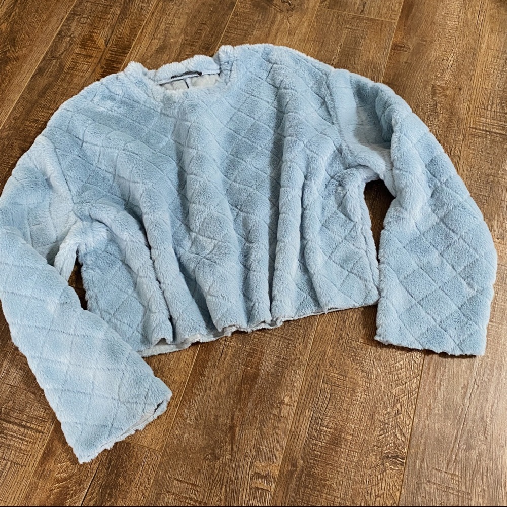 Zara Light Baby Blue Crop Sweater Long Sleeves Size Medium Soft Fuzzy Oversized